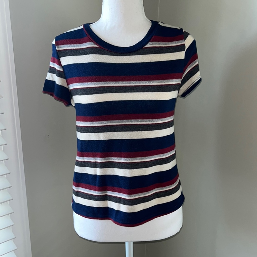 💋 3/$30 Women’s Striped Multicolor Tee